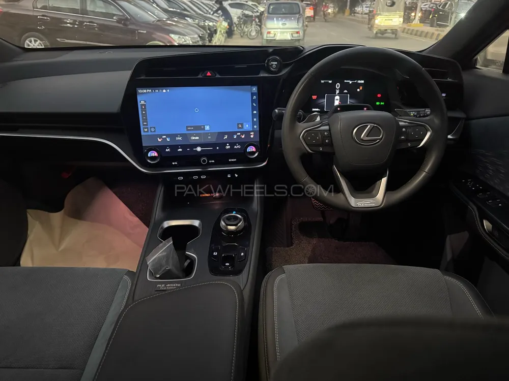 Lexus RX Series 2023 for Sale in Karachi Lexus RX Series 2023 for Sale in Karachi Image-13