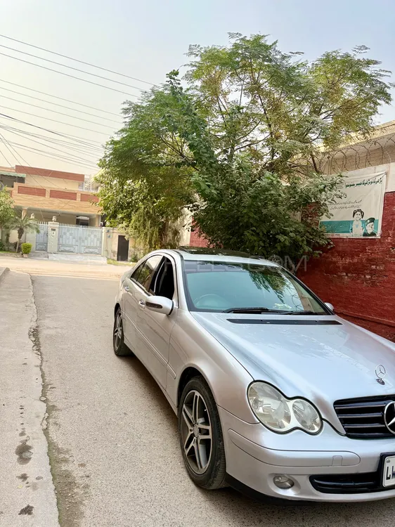 Mercedes Benz C Class 2004 for Sale in Peshawar Mercedes Benz C Class 2004 for Sale in Peshawar Image-3