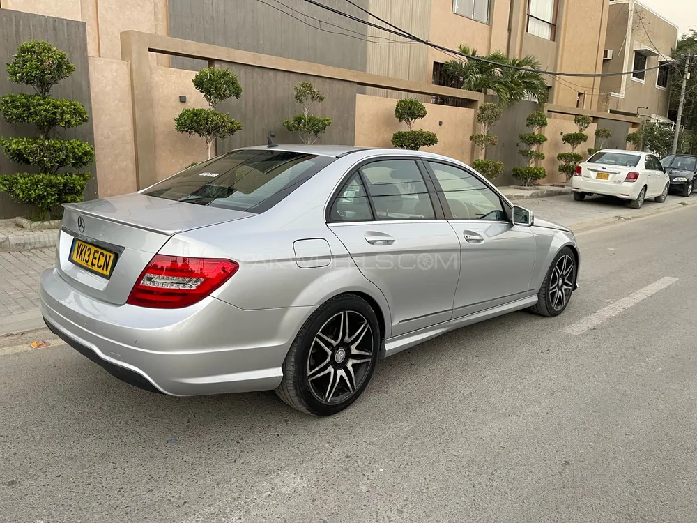 Mercedes Benz C Class 2012 for Sale in Karachi Image-1