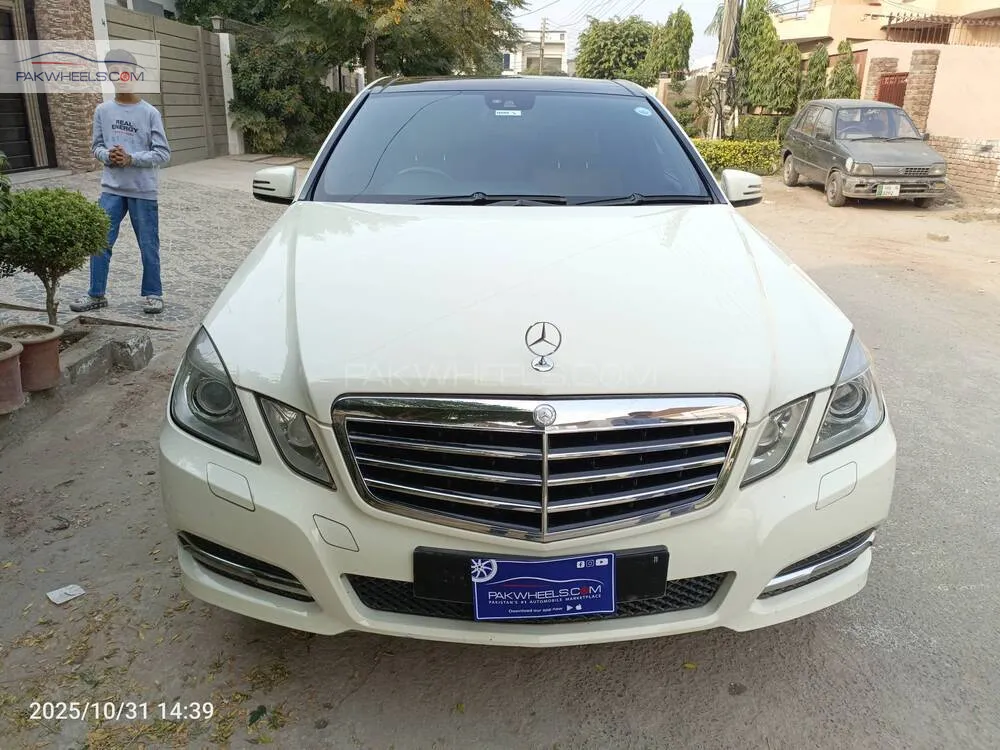 Mercedes Benz E Class 2011 for Sale in Multan Image-1
