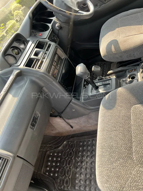 Mitsubishi Pajero 1993 for Sale in Lahore Mitsubishi Pajero 1993 for Sale in Lahore Image-8