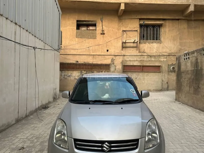 Suzuki Swift 2011 for Sale in Karachi Suzuki Swift 2011 for Sale in Karachi Image-2