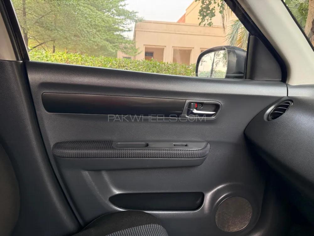 Suzuki Swift 2012 for Sale in Lahore Suzuki Swift 2012 for Sale in Lahore Image-12