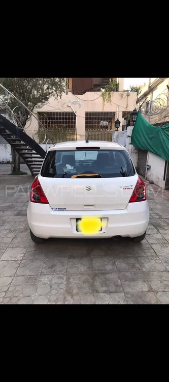 Suzuki Swift 2014 for Sale in Rawalpindi Suzuki Swift 2014 for Sale in Rawalpindi Image-3