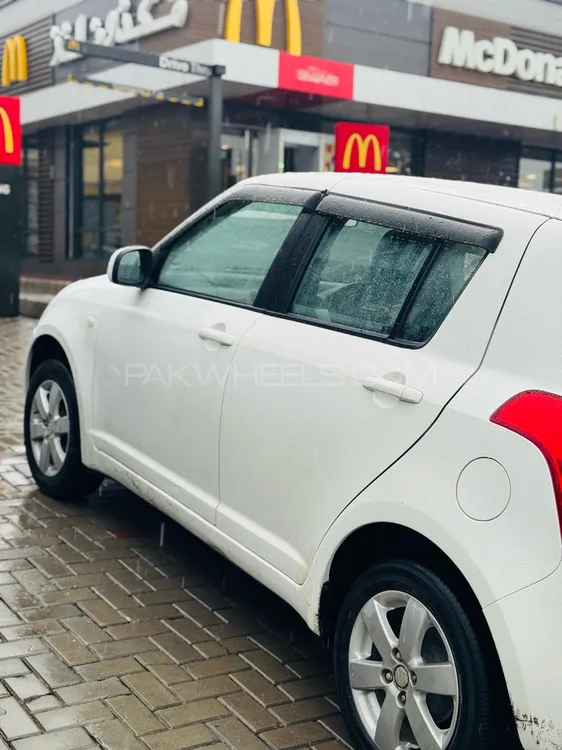 Suzuki Swift 2018 for Sale in Rawalpindi Suzuki Swift 2018 for Sale in Rawalpindi Image-9