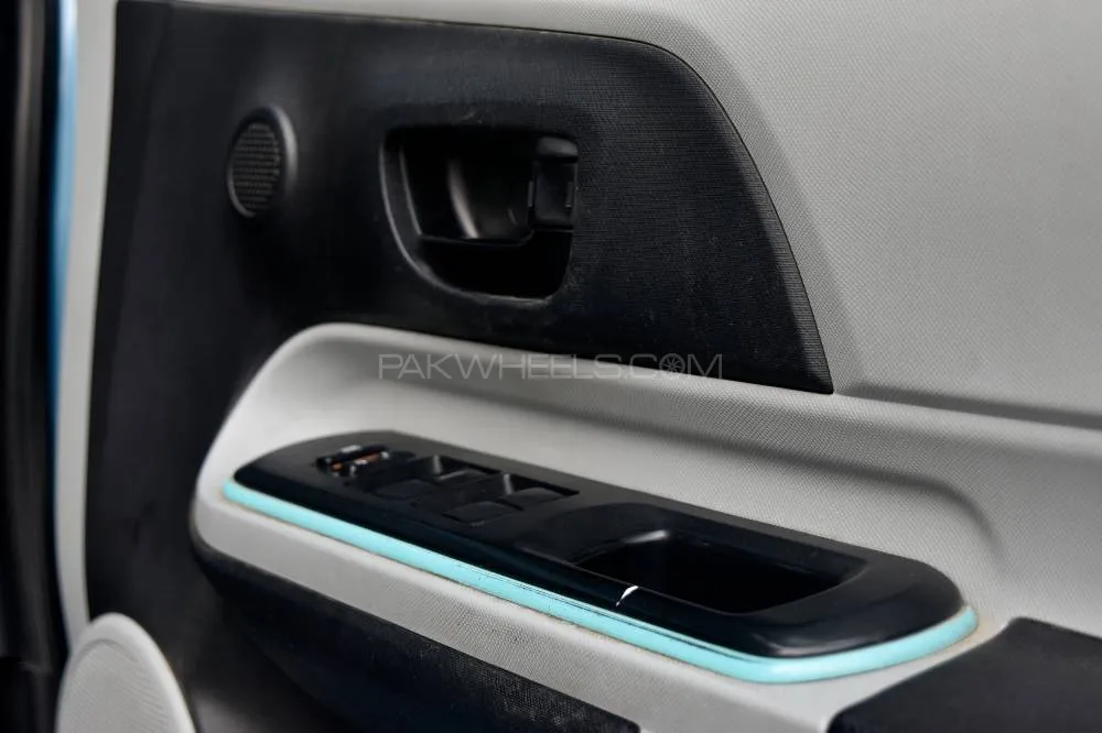 Toyota Aqua 2012 for Sale in Lahore Toyota Aqua 2012 for Sale in Lahore Image-12