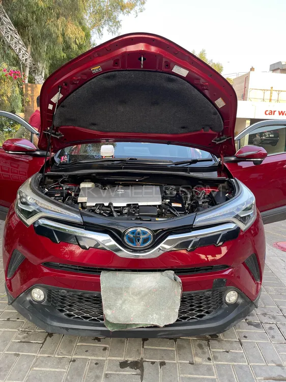 Toyota C-HR 2016 for Sale in Lahore Toyota C-HR 2016 for Sale in Lahore Image-2