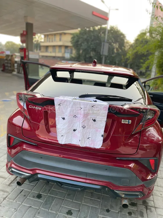 Toyota C-HR 2016 for Sale in Lahore Toyota C-HR 2016 for Sale in Lahore Image-14