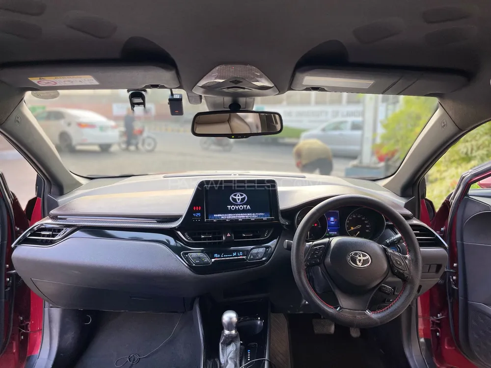 Toyota C-HR 2016 for Sale in Lahore Toyota C-HR 2016 for Sale in Lahore Image-16