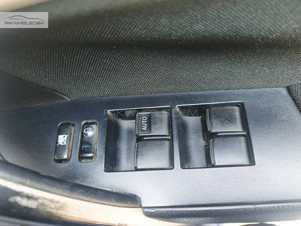 Toyota Corolla 2015 for Sale in Rawalpindi Toyota Corolla 2015 for Sale in Rawalpindi Image-13