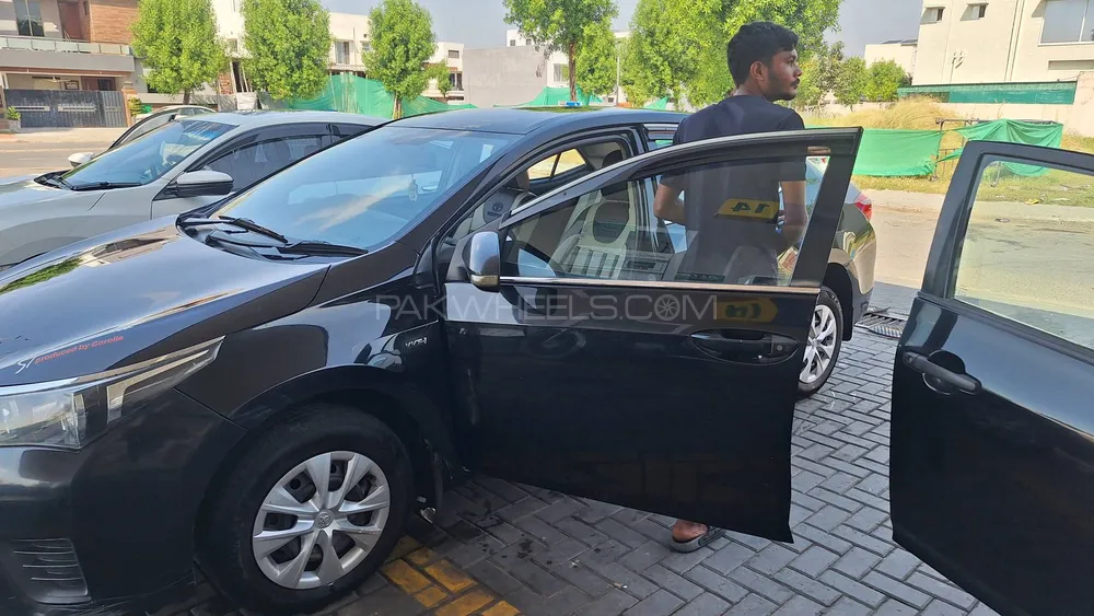 Toyota Corolla 2016 for Sale in Lahore Toyota Corolla 2016 for Sale in Lahore Image-2