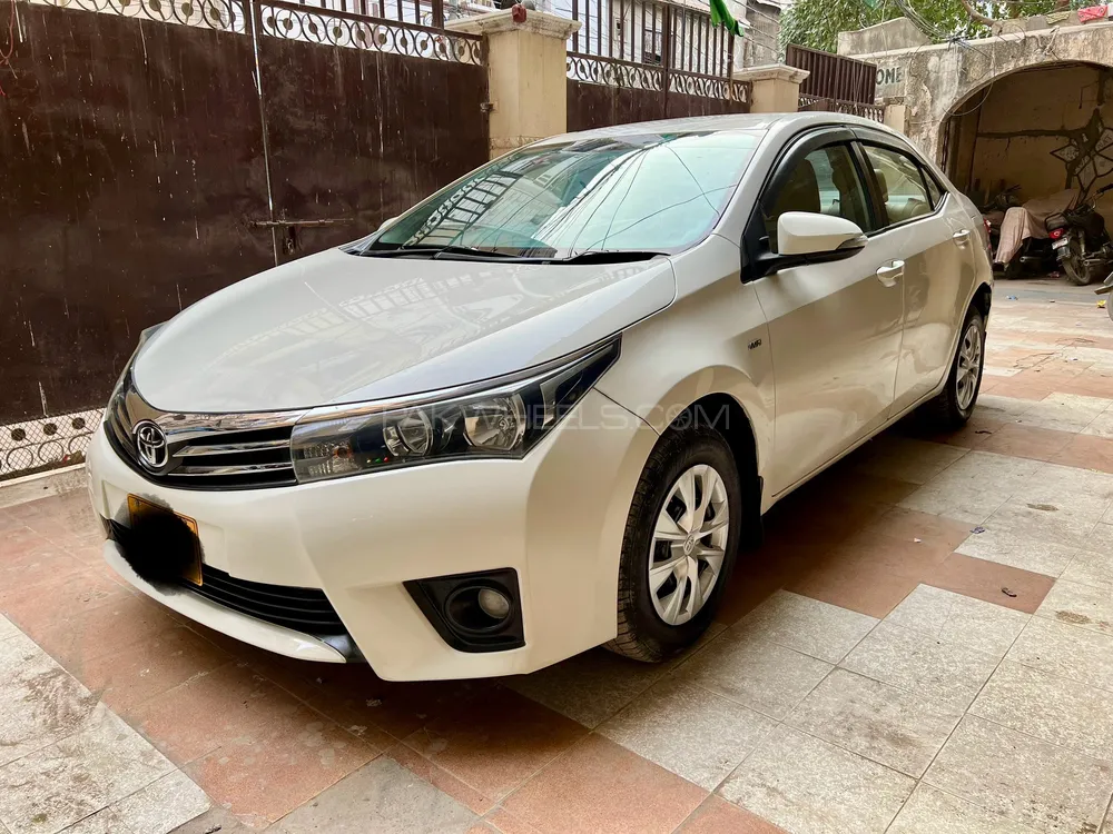 Toyota Corolla 2017 for Sale in Karachi Image-1