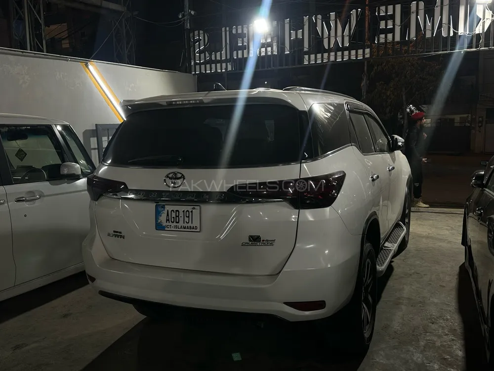 Toyota Fortuner 2017 for Sale in Islamabad Toyota Fortuner 2017 for Sale in Islamabad Image-4