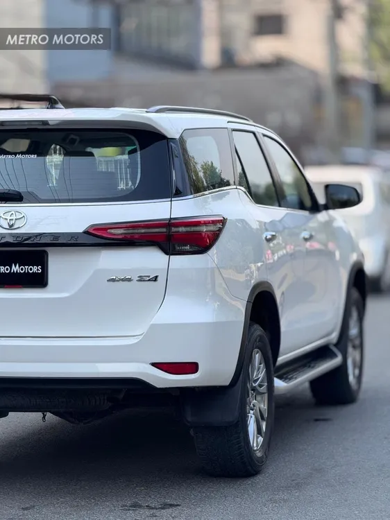 Toyota Fortuner 2021 for Sale in Lahore Toyota Fortuner 2021 for Sale in Lahore Image-8