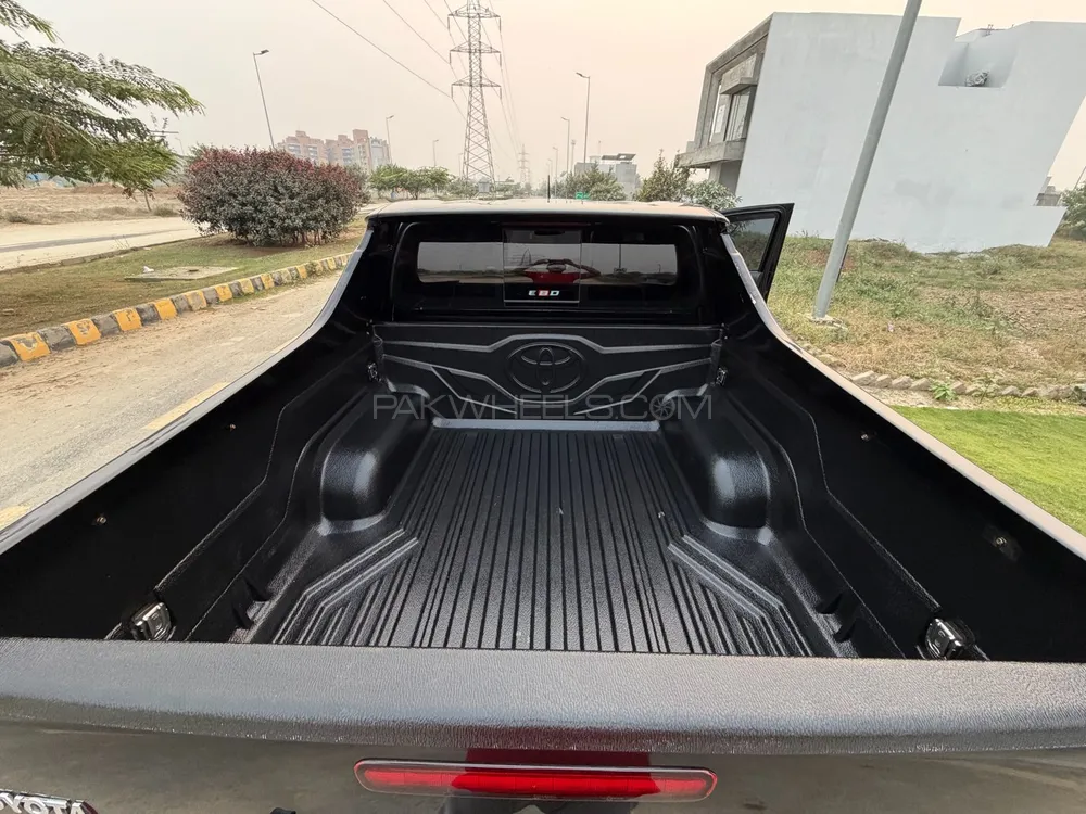 Toyota Hilux 2022 for Sale in Lahore Toyota Hilux 2022 for Sale in Lahore Image-15