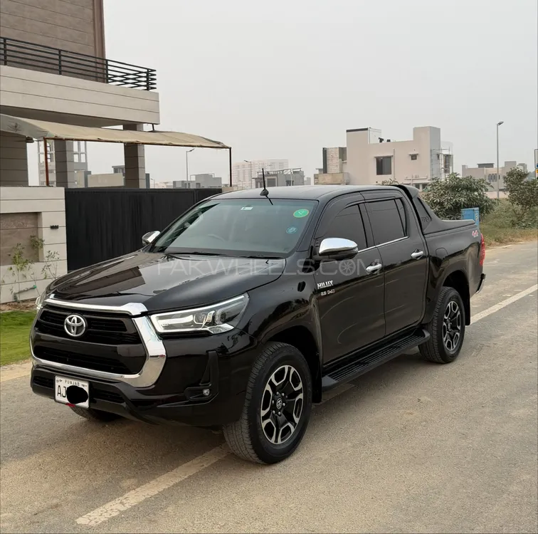 Toyota Hilux 2022 for Sale in Lahore Toyota Hilux 2022 for Sale in Lahore Image-4