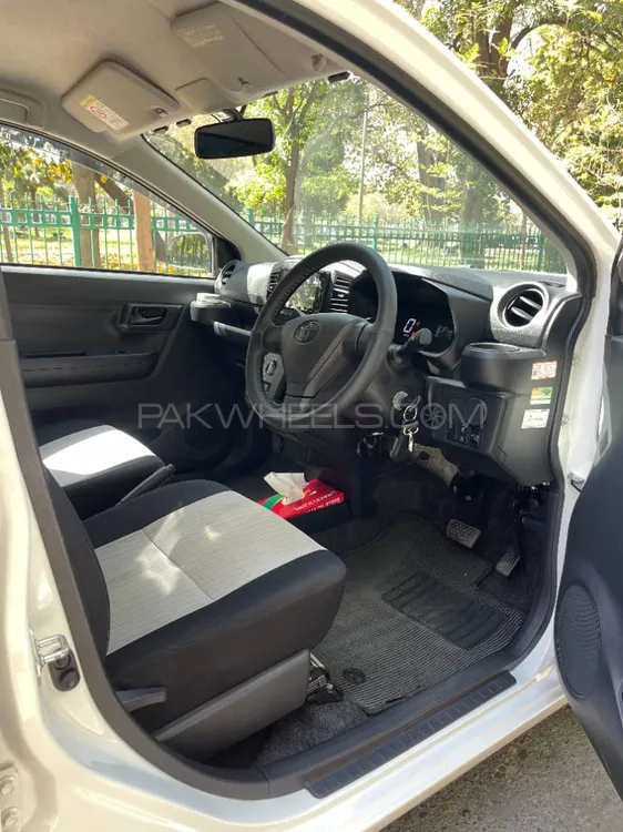 Toyota Pixis Epoch 2022 for Sale in Lahore Toyota Pixis Epoch 2022 for Sale in Lahore Image-5
