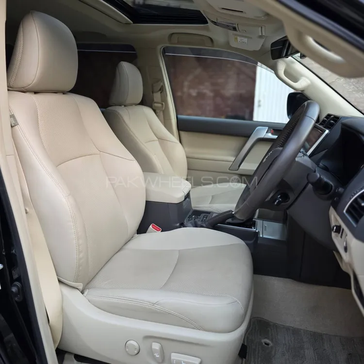 Toyota Prado 2020 for Sale in Lahore Toyota Prado 2020 for Sale in Lahore Image-11