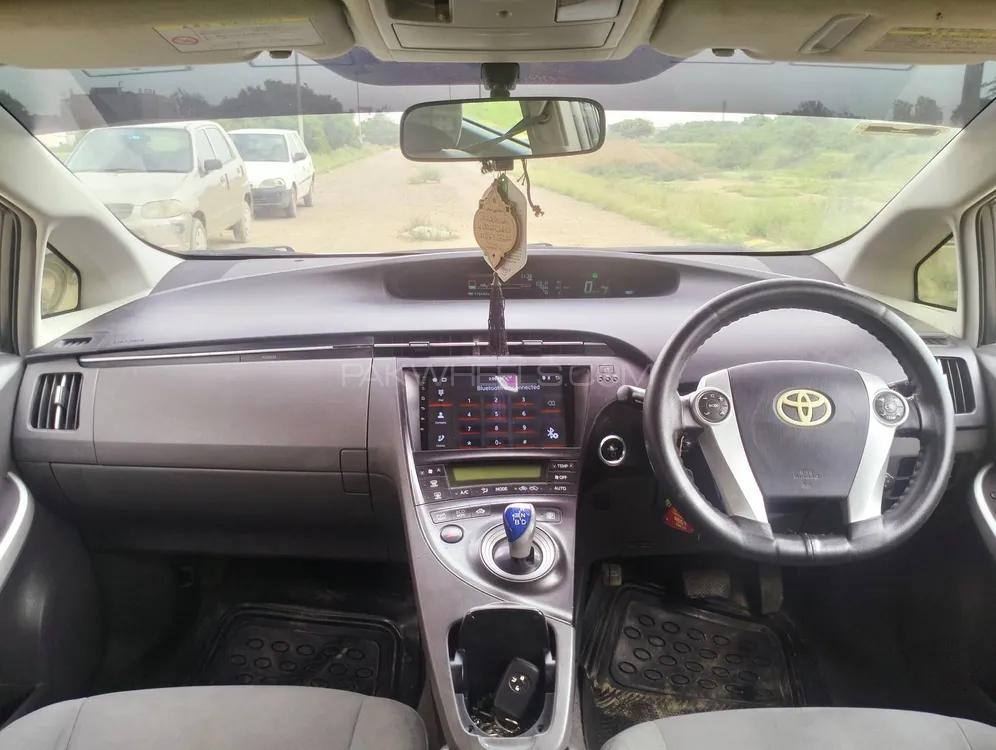 Toyota Prius 2011 for Sale in Karachi Toyota Prius 2011 for Sale in Karachi Image-15