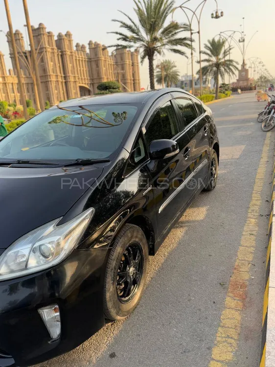 Toyota Prius 2015 for Sale in Islamabad Image-1