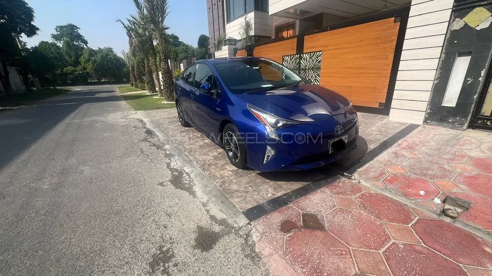 ٹویوٹا پریوس 2016 for Sale in لاہور Image-1