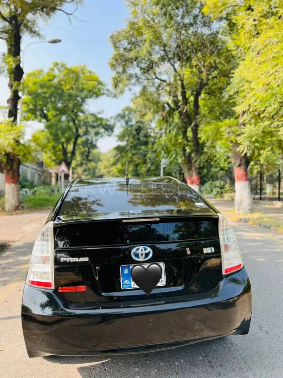 Toyota Prius 2011 for Sale in Islamabad Image-1
