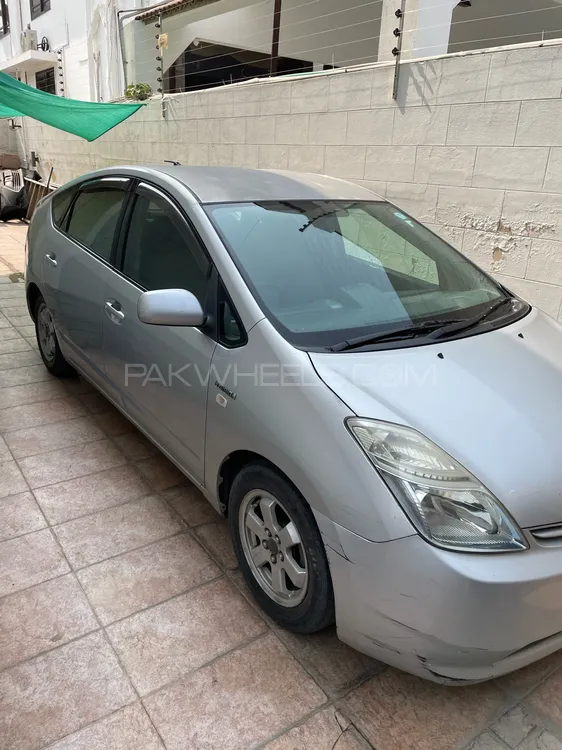 Toyota Prius 2010 for Sale in Karachi Toyota Prius 2010 for Sale in Karachi Image-4