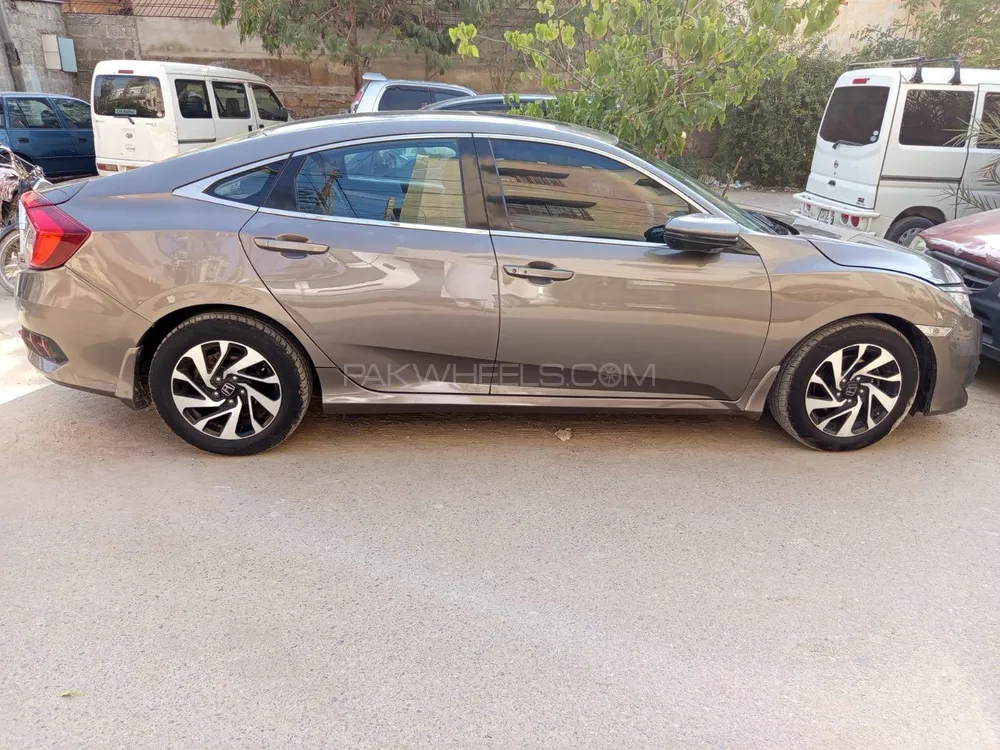 Honda Civic 2017 for Sale in Karachi Image-1
