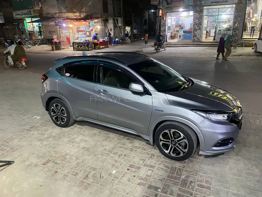 Honda Vezel 2022 for Sale in Chishtian Image-1