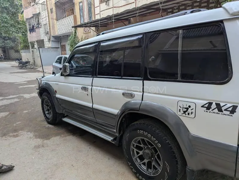 مٹسوبیشی پجیرو 1993 for Sale in کراچی Image-1
