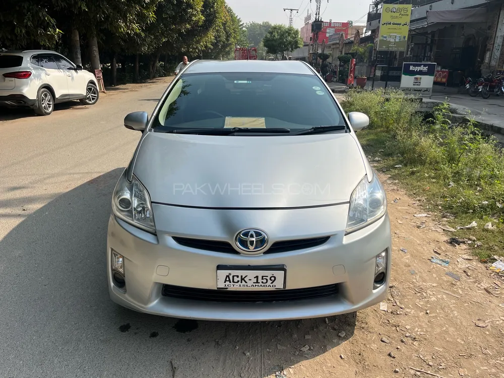 Toyota Prius 2011 for Sale in Lahore Image-1