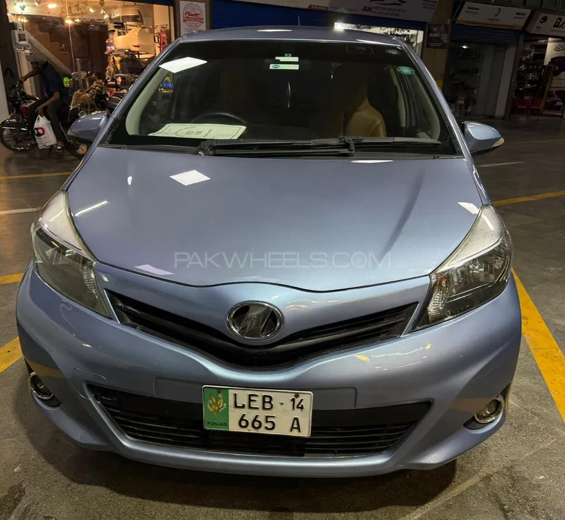 Toyota Vitz 2011 for Sale in Lahore Image-1