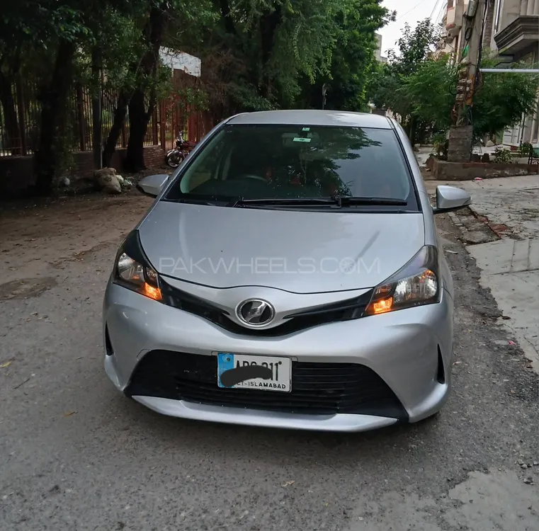 Toyota Vitz 2015 for Sale in Faisalabad Image-1