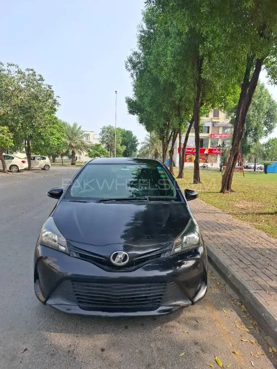 Toyota Vitz 2014 for Sale in Lahore Image-1