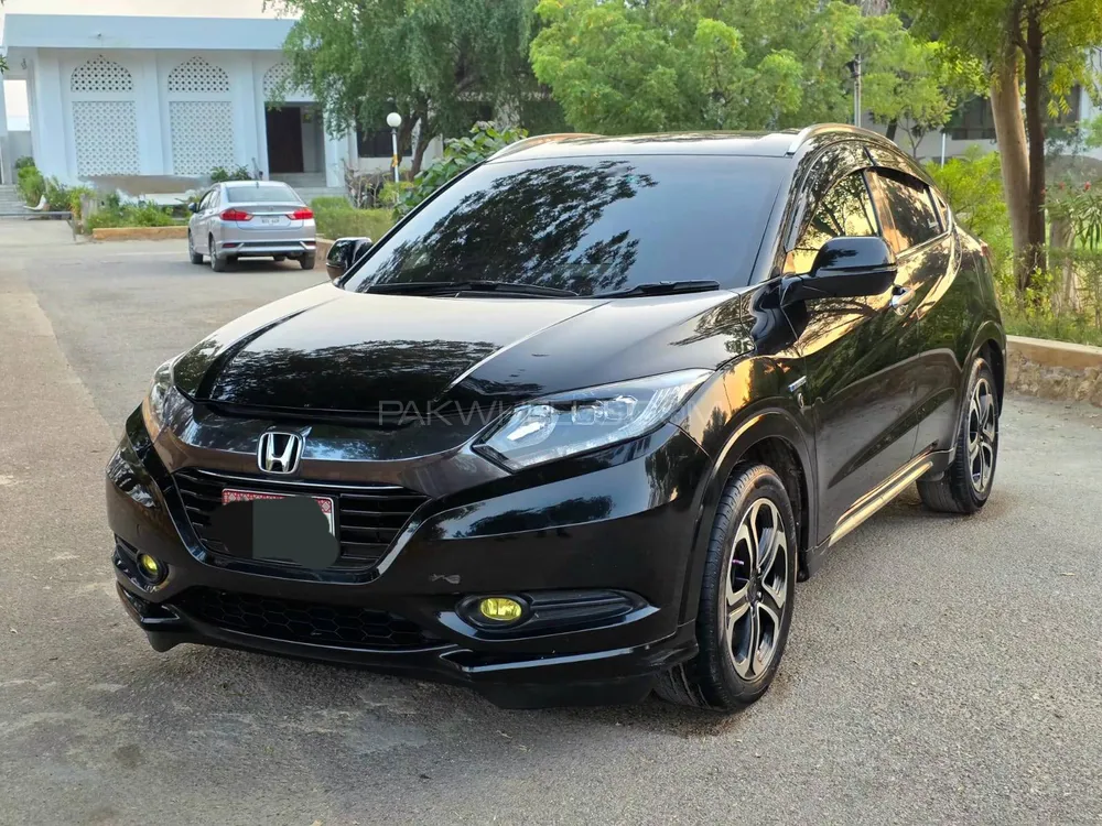 Honda Vezel 2015 for Sale in Karachi Image-1