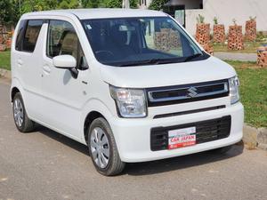 Fresh Import 2025
HYBRID FX EDITION
3.5 Auction Grade and Auction Sheet Attached For Satisfaction And Verification
2022 Model
Low Mileage: 76161 KM
Shiny White Colour
Cruise Control
Safety Sense
No.1 Japan Quality
SD Navigation
Back Camera
Auto AC Push Panel
Halogen Head Lump
Abs Braking System
Genuine Verifiable Auction Sheet
Retractable Side Mirrors With Indicators
All Power Windows
Runs & Drives Great
Engine In Clean & Good Condition
Clean Interior & Exterior
Drive Type: FF
Eco Idle Technology
Sofa Seats
Heated Seats
Power Steering
Power Windows
Power Side Mirrors
Glass With Ultra-violet Filter (UV Cut)
Digital Climate Control Air Conditioner & Heater
Steering: Power Assist Equipped Rack & Pinion
Suspension: Mcpherson Strut Type Coil Spring
Drivers Airbag
Passenger Airbag
Rear Wiper
Good Fuel Economy
Dual SRS Air Bag
High Quality Luxury Hatchback
Brand New Tyres
Anti-lock Brakes
Remote Keyless Entry