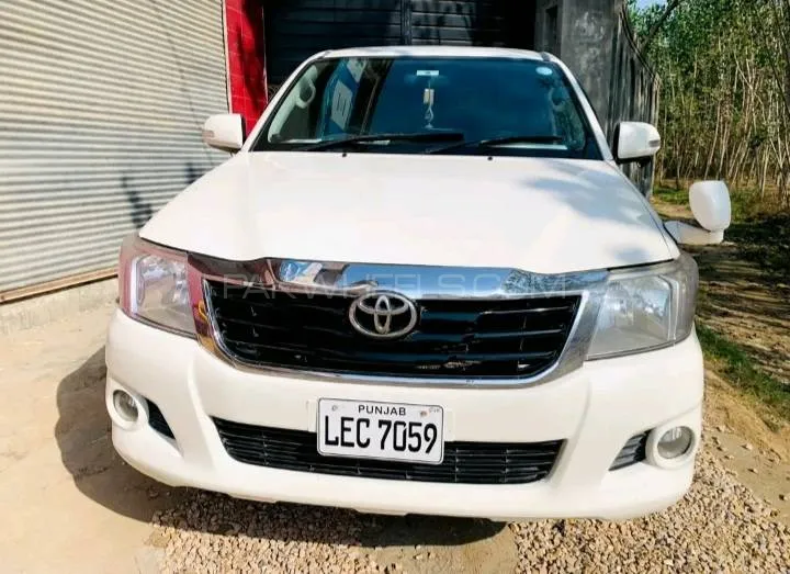 Toyota Hilux 2012 for Sale in Peshawar Image-1
