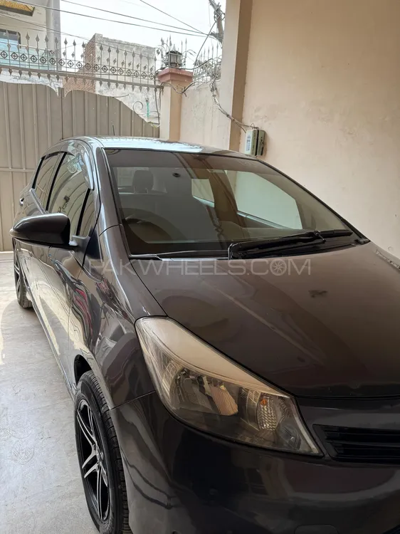 Toyota Vitz 2014 for Sale in Multan Image-1