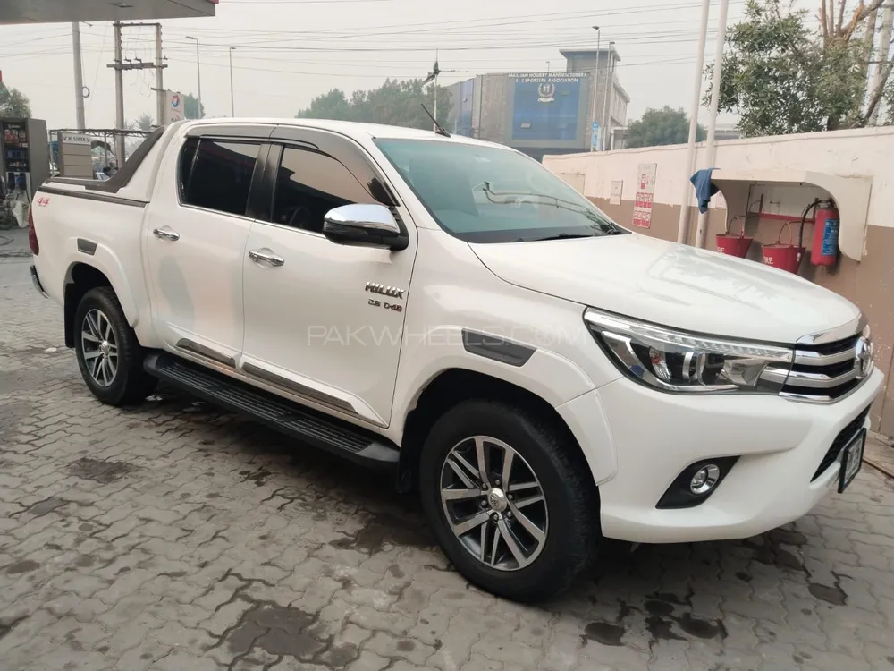 Toyota Hilux 2020 for Sale in Faisalabad Image-1
