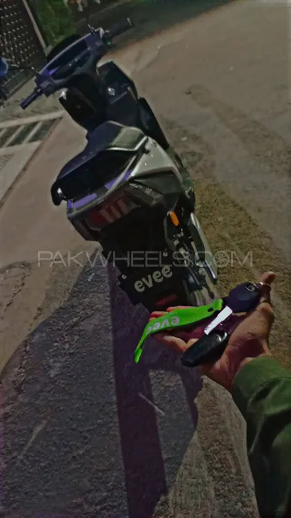 Evee Gen-Z 2025 for Sale Image-1