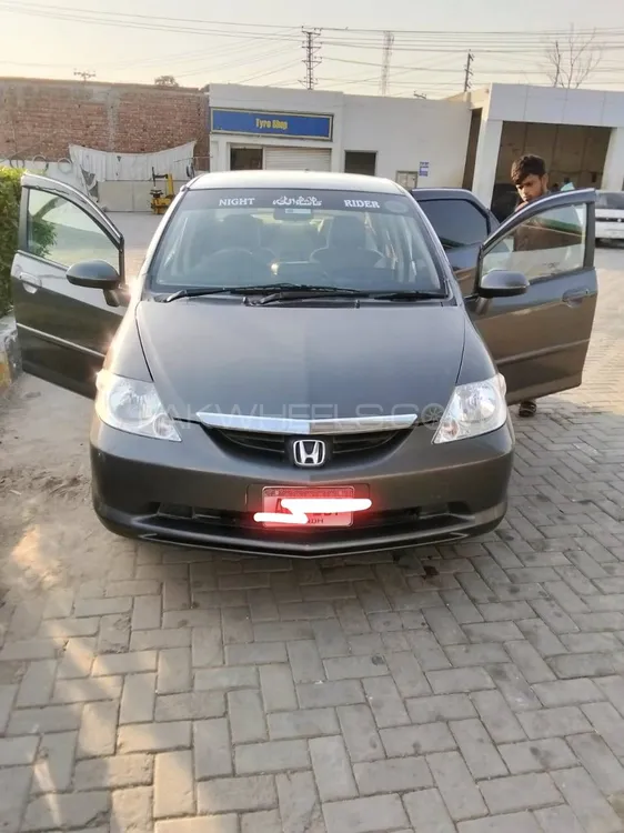 Honda City 2004 for Sale in Faisalabad Image-1