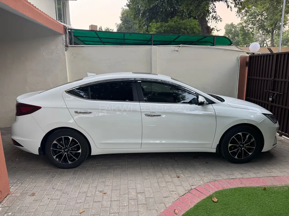 Hyundai Elantra 2023 for Sale in Lahore Image-1