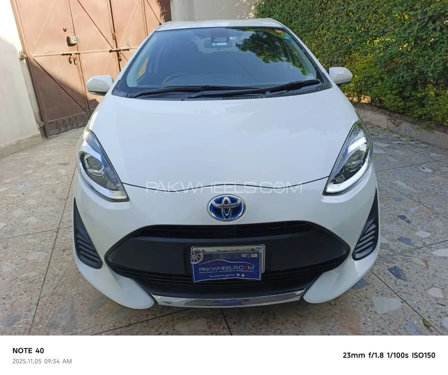 Toyota Aqua 2021 for Sale in Peshawar Image-1