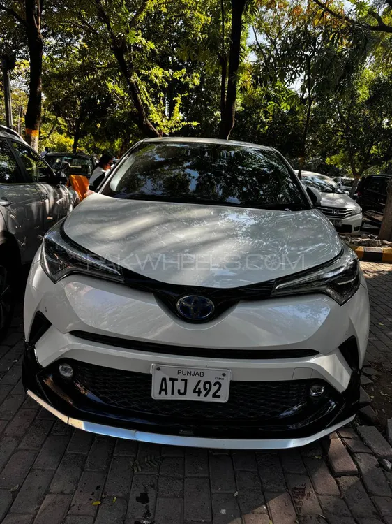 Toyota C-HR 2018 for Sale in Islamabad Image-1