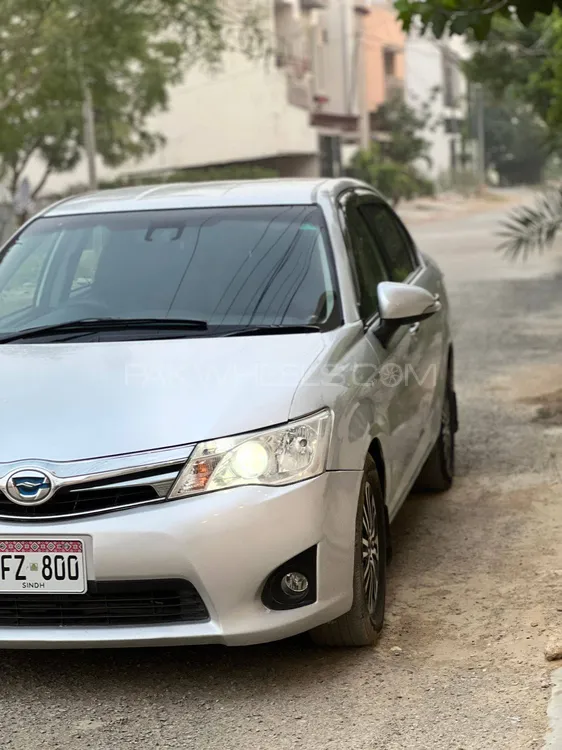 Toyota Corolla Axio 2013 for Sale in Karachi Image-1