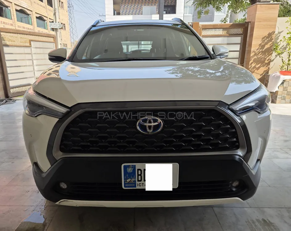 Toyota Corolla Cross 2024 for Sale in Faisalabad Image-1