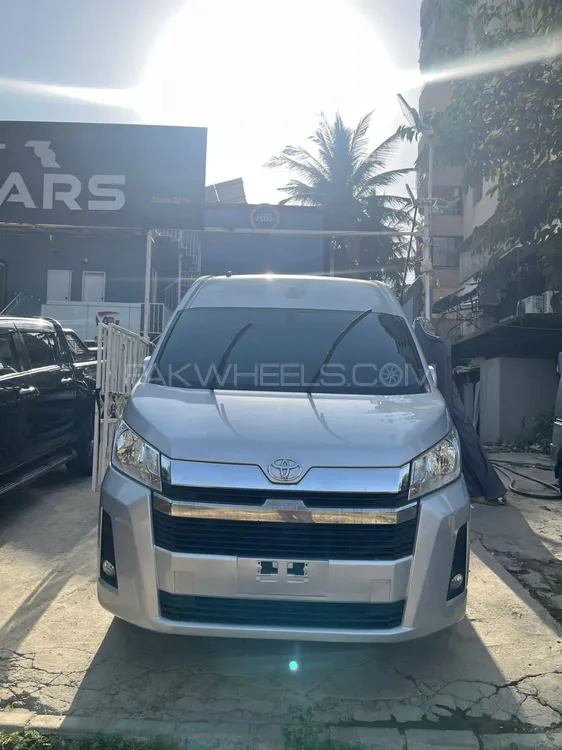 Toyota Hiace 2020 for Sale in Karachi Image-1