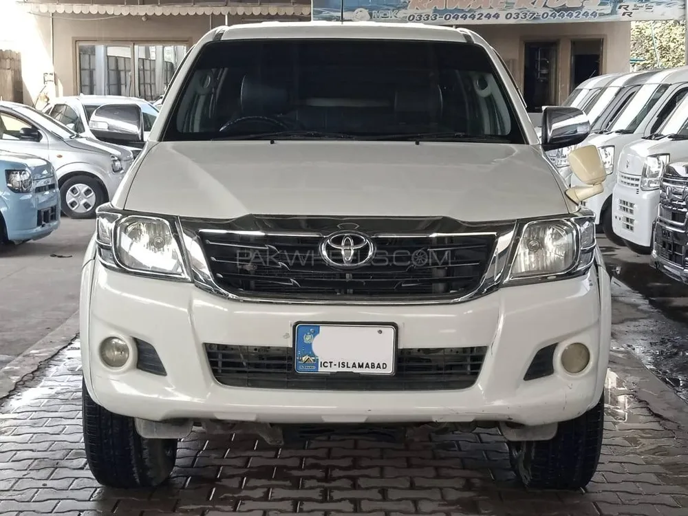 Toyota Hilux 2013 for Sale in Islamabad Image-1