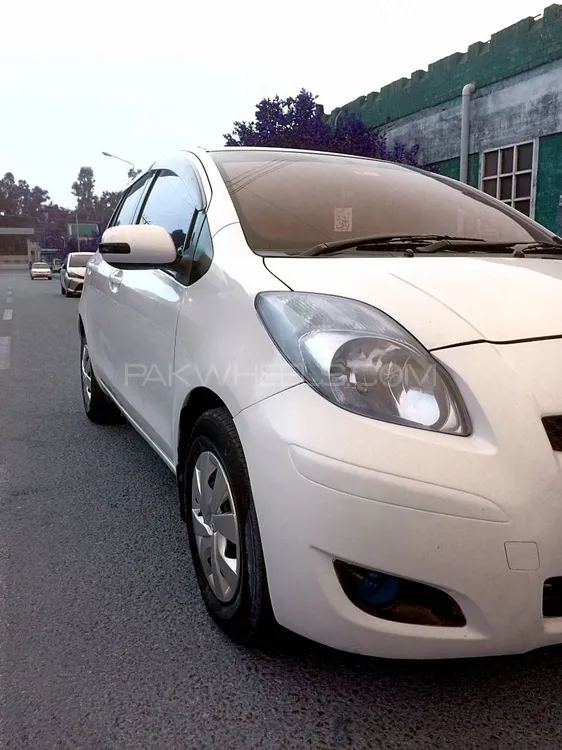 Toyota Vitz 2007 for Sale in Swabi Image-1
