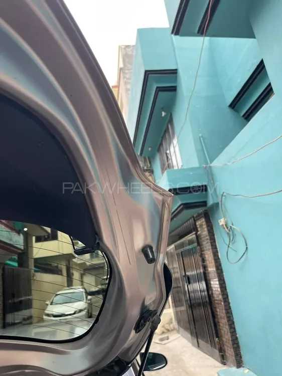 Toyota Vitz 2010 for Sale in Gujranwala Image-1